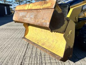 2016 CAT 450F Extendahoe (24)