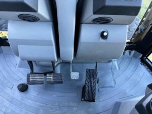 2016 CAT 450F Extendahoe (38)