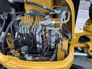 2019cat305.5e2miniexcavator_f551a0c76cf3405f90575a5d9a259248