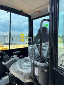 Excavators-Caterpillar-305.5E2-44990469_5