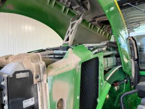 johndeere8370rmfwdtractor_d8efaf983dc84932930d2efd19afad13