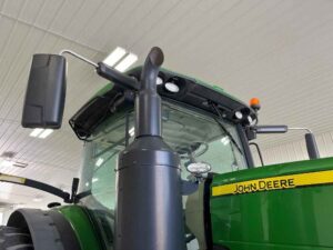 mfwdtractor-32_f2f3ebb2cb7b479ca0af6c1263bc0e78